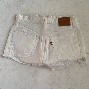 Women’s Levi’s white high waisted jean shorts size 26